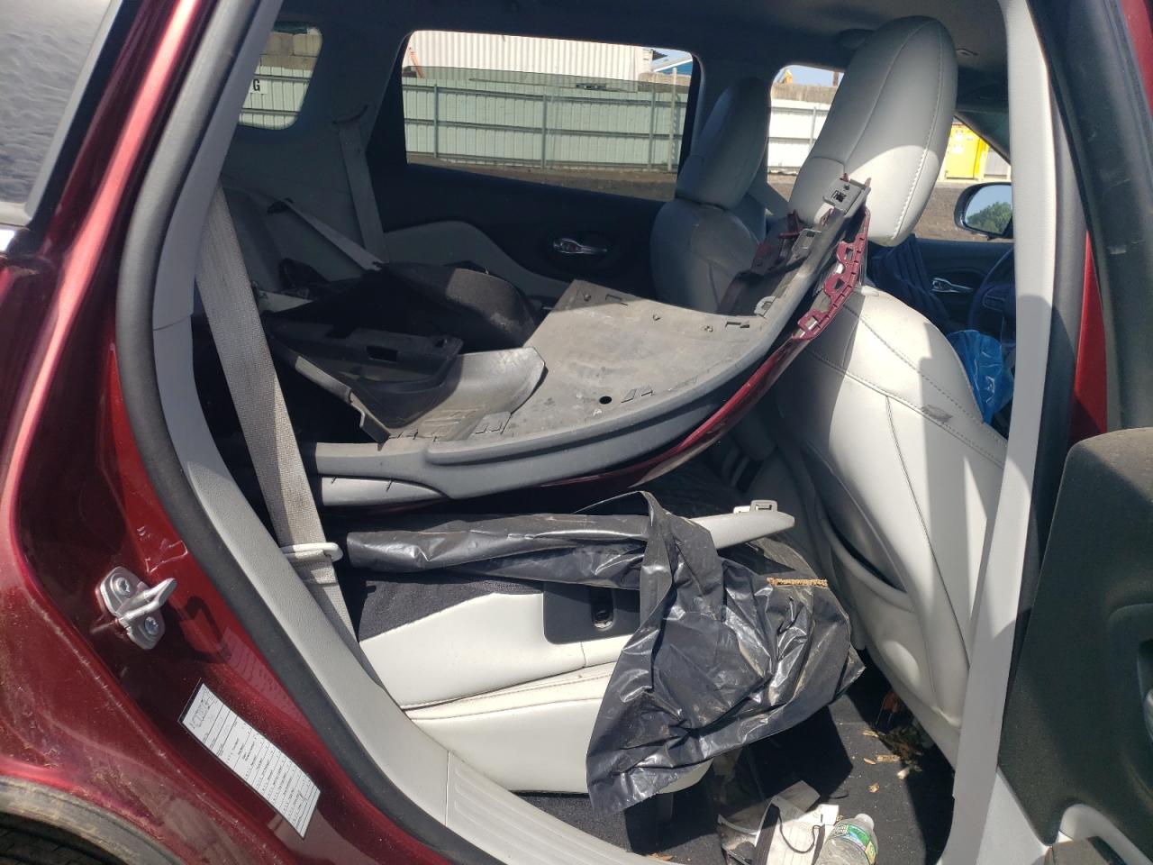 1C4PJLDB0KD269698 2019 Jeep Cherokee Limited