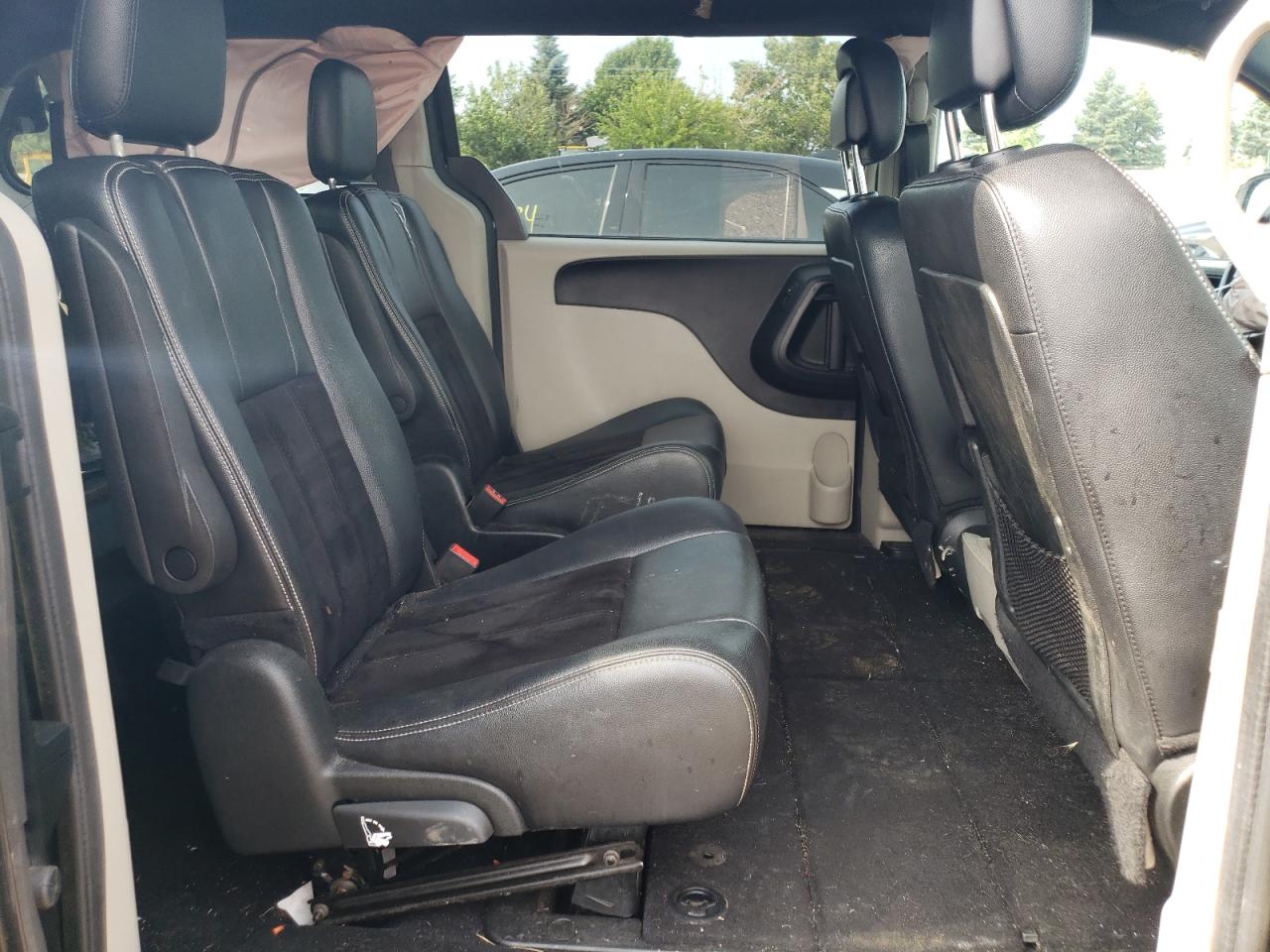 2C4RDGCG9HR860476 2017 Dodge Grand Caravan Sxt