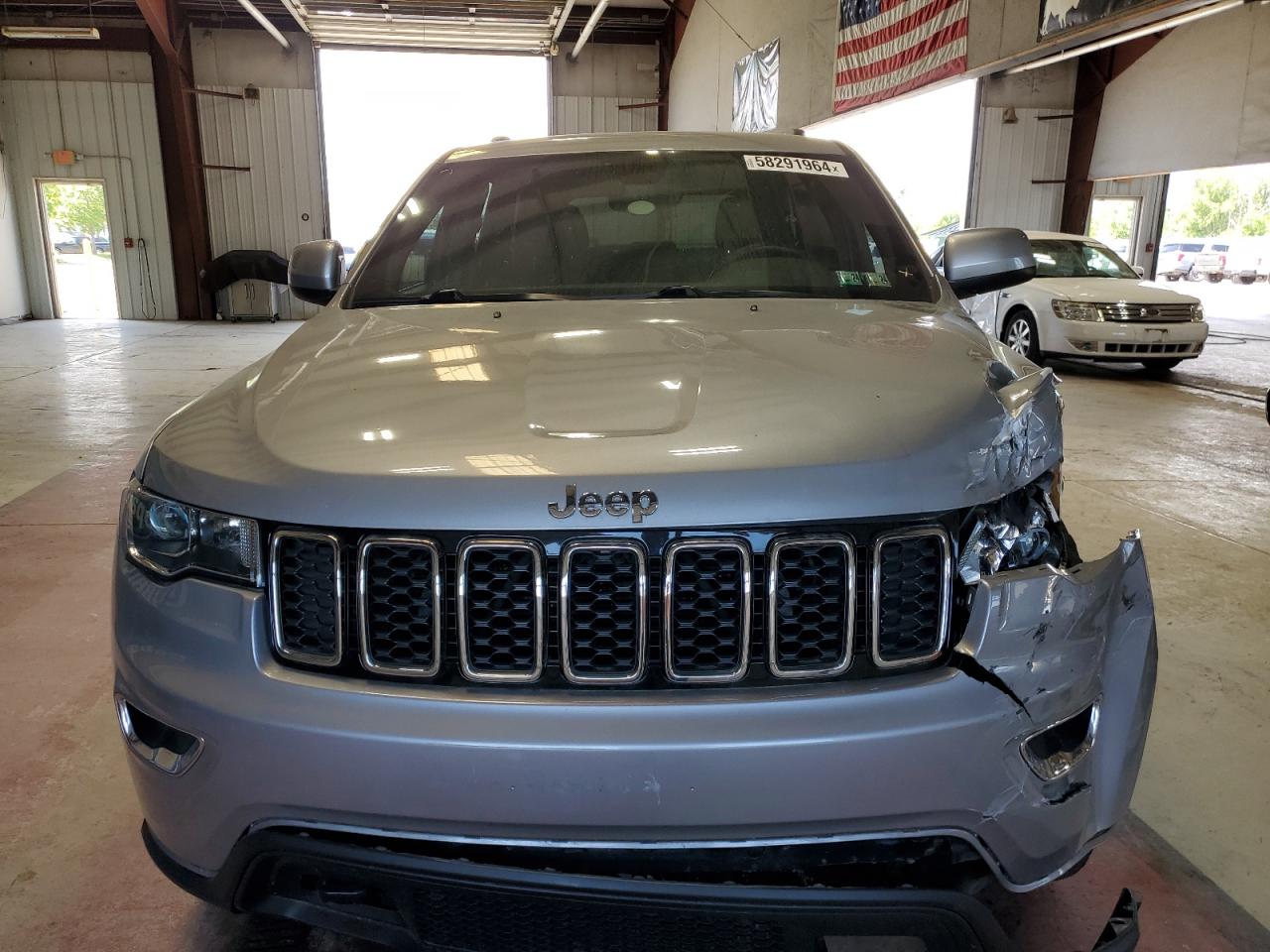 2017 Jeep Grand Cherokee Laredo vin: 1C4RJFAG3HC875246