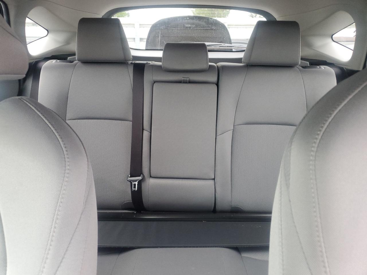 JTEAAAAHXMJ077143 2021 Toyota Venza Le