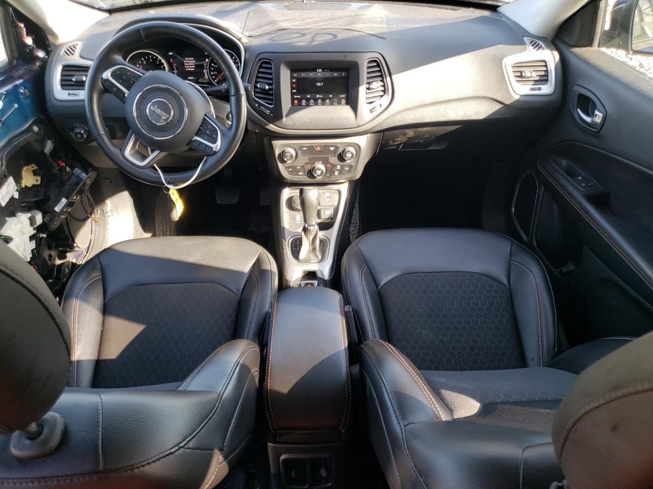 3C4NJDBBXKT679256 2019 Jeep Compass Latitude