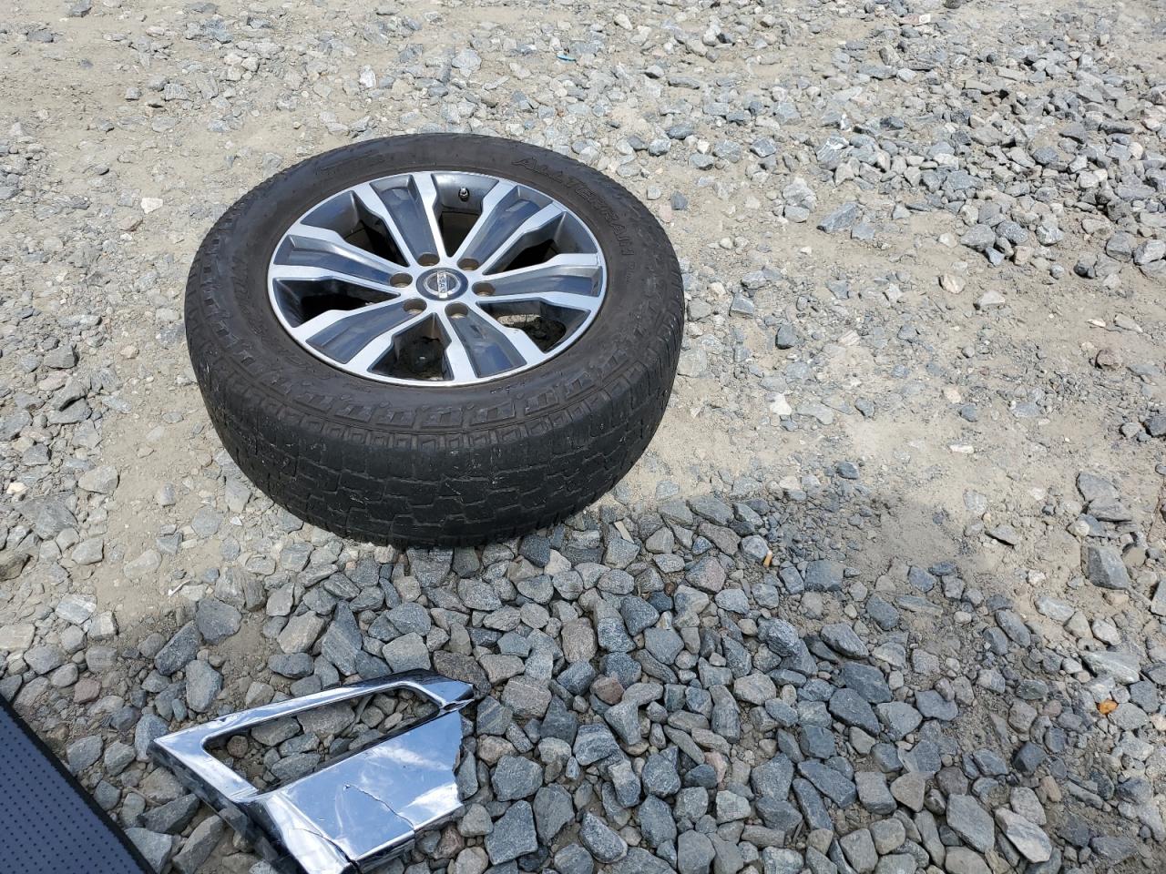 JN8AY2NC8J9554089 2018 Nissan Armada Sv