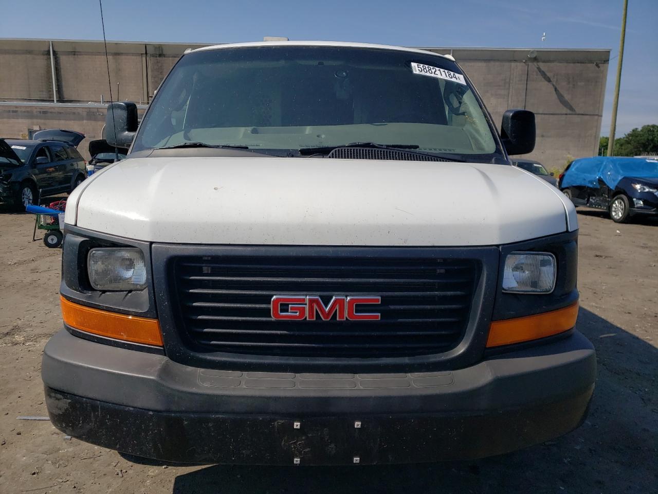 Lot #2843444531 2017 GMC SAVANA G25