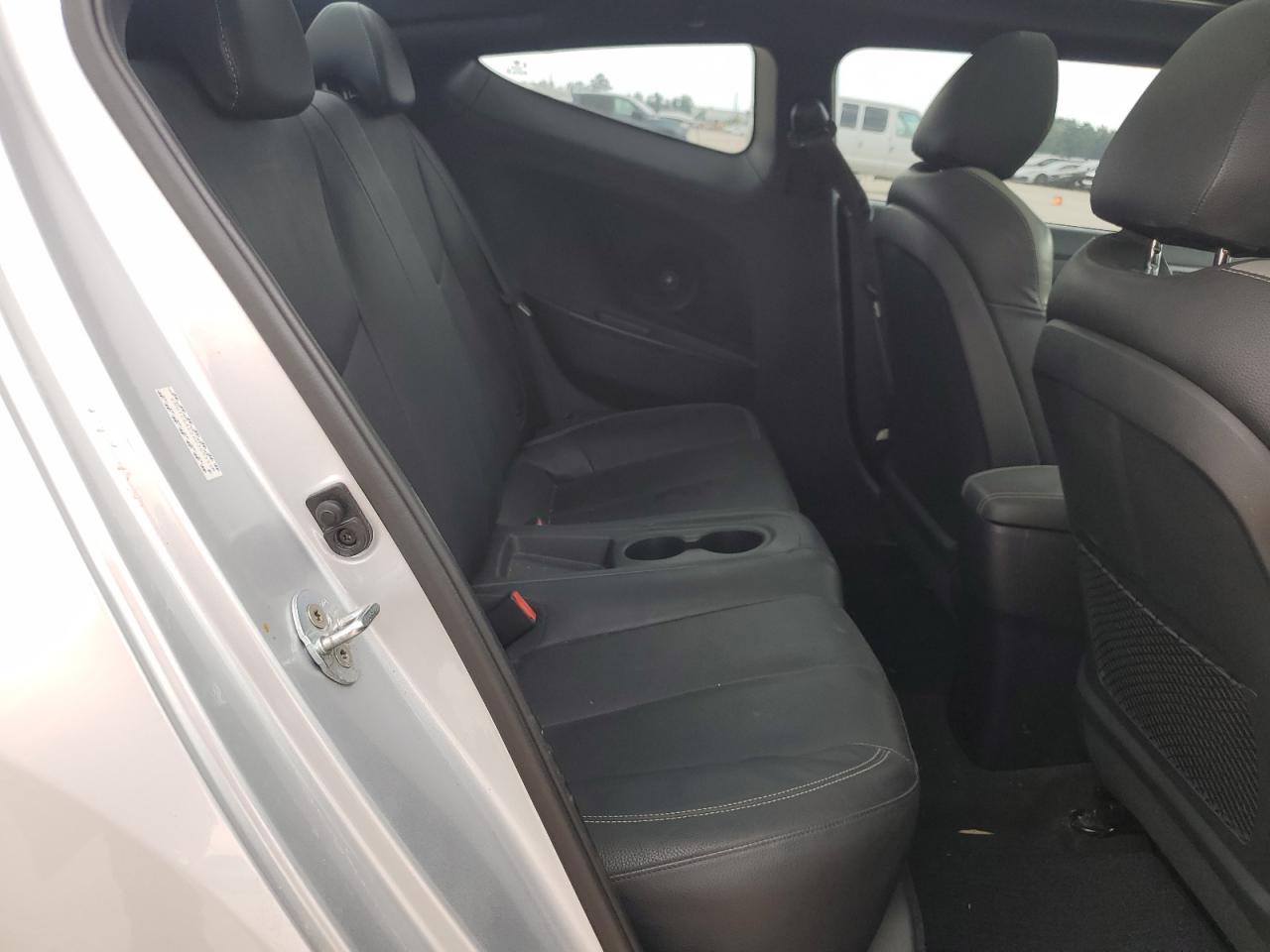 KMHTC6AE2HU309549 2017 Hyundai Veloster Turbo