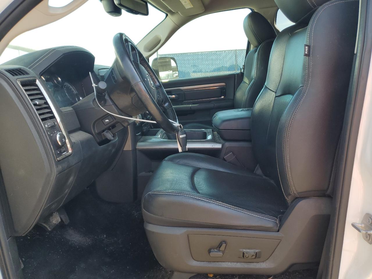 1C6RR6MT2HS613619 2017 Ram 1500 Sport