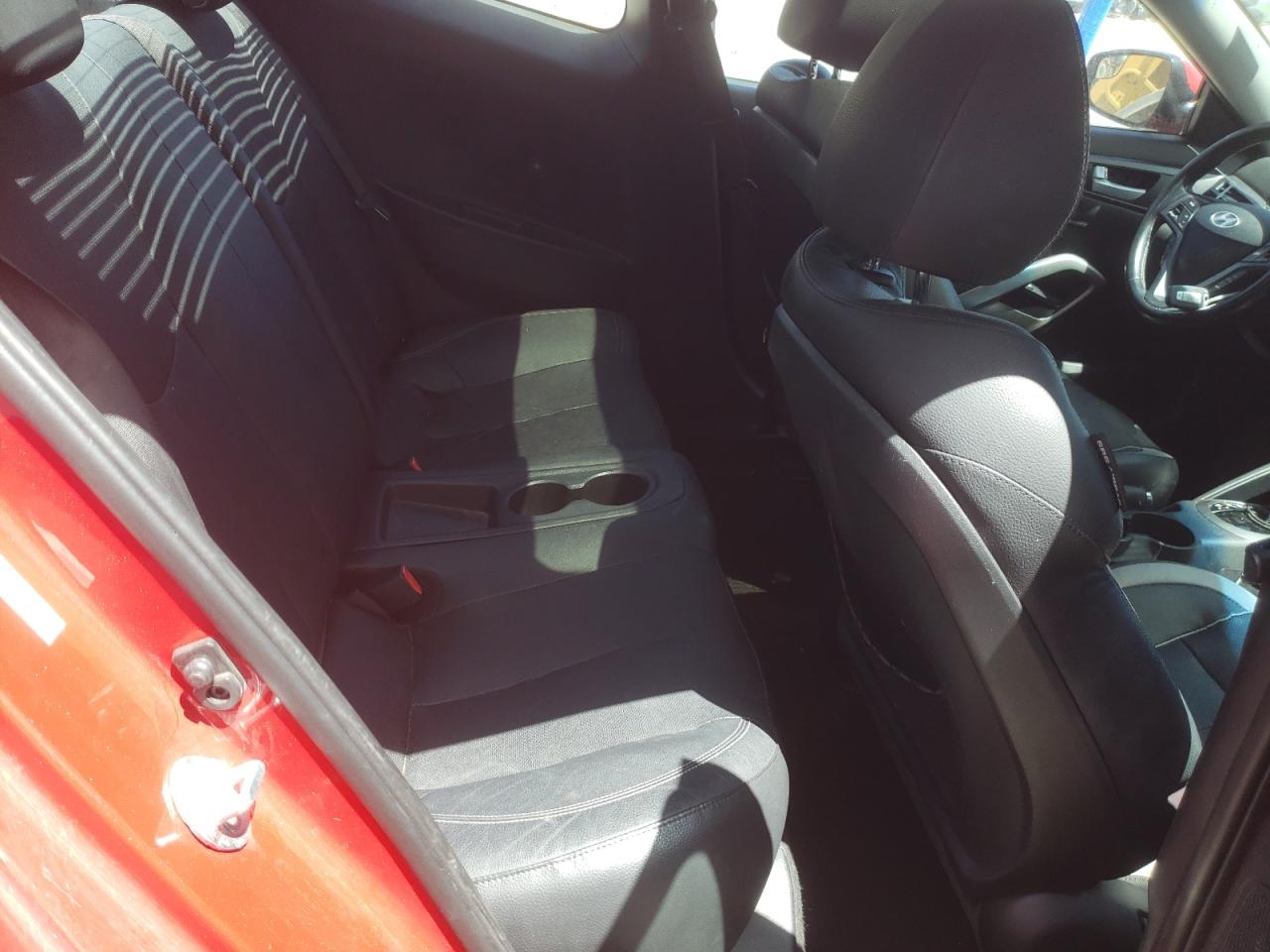 KMHTC6AE3FU235863 2015 Hyundai Veloster Turbo