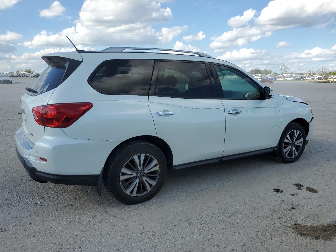 2017 Nissan Pathfinder S vin: 5N1DR2MN2HC610593