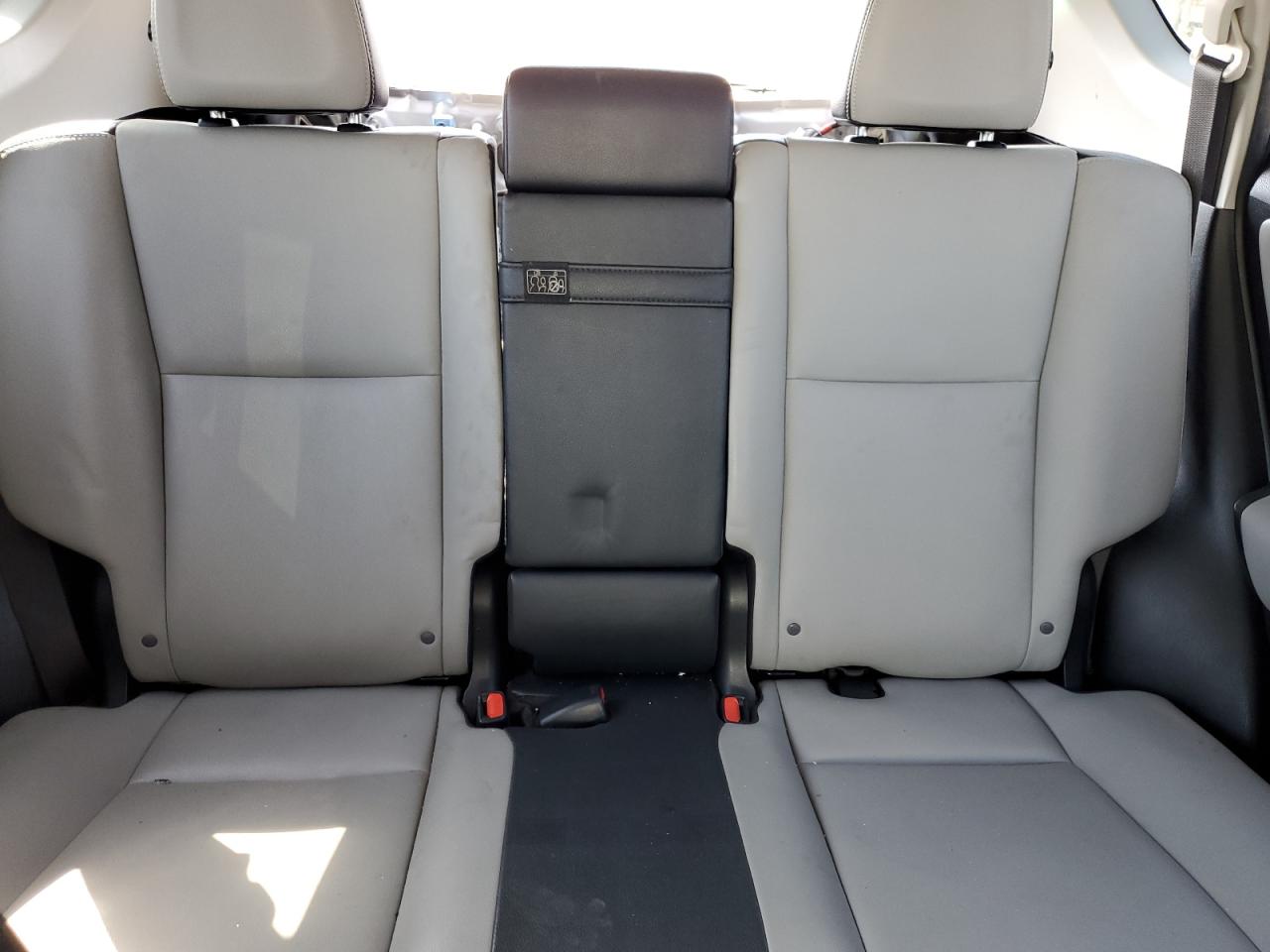 JTMDJREV5HD123630 2017 Toyota Rav4 Hv Limited