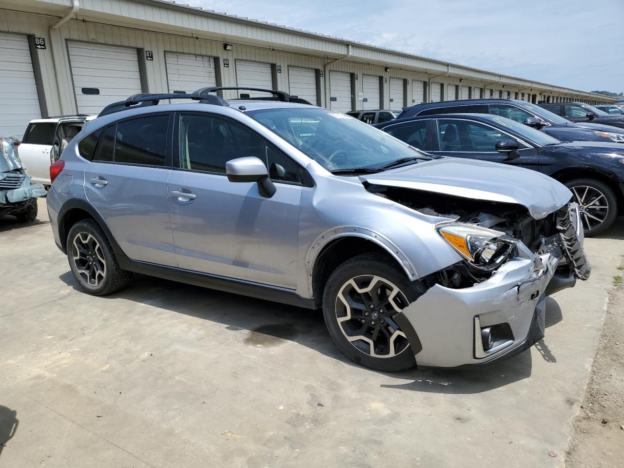 2017 Subaru Crosstrek Premium vin: JF2GPABC3H8227429