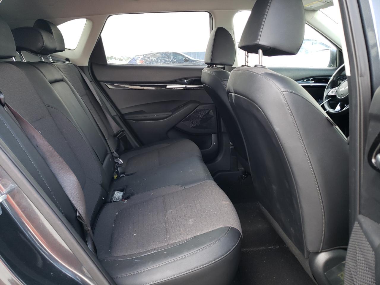 KNDEU2AA3P7398612 2023 Kia Seltos S