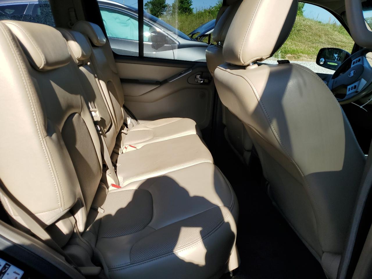 5N1AR1NB7BC627043 2011 Nissan Pathfinder S