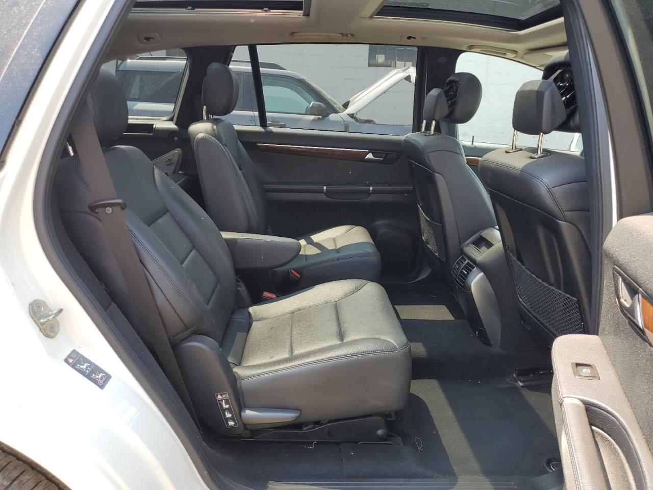 4JGCB6FE3BA117528 2011 Mercedes-Benz R 350 4Matic