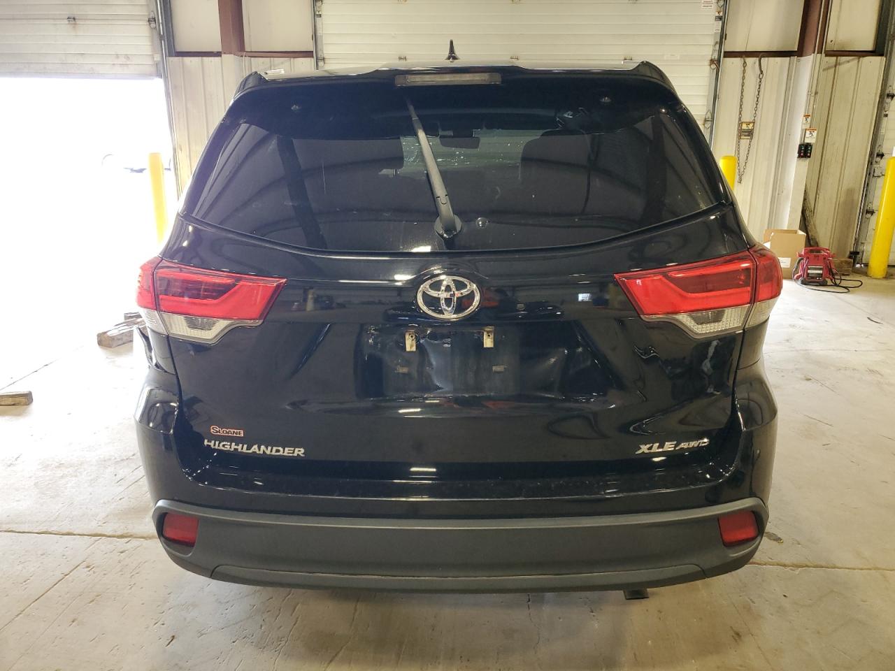 5TDJZRFH8KS630005 2019 Toyota Highlander Se