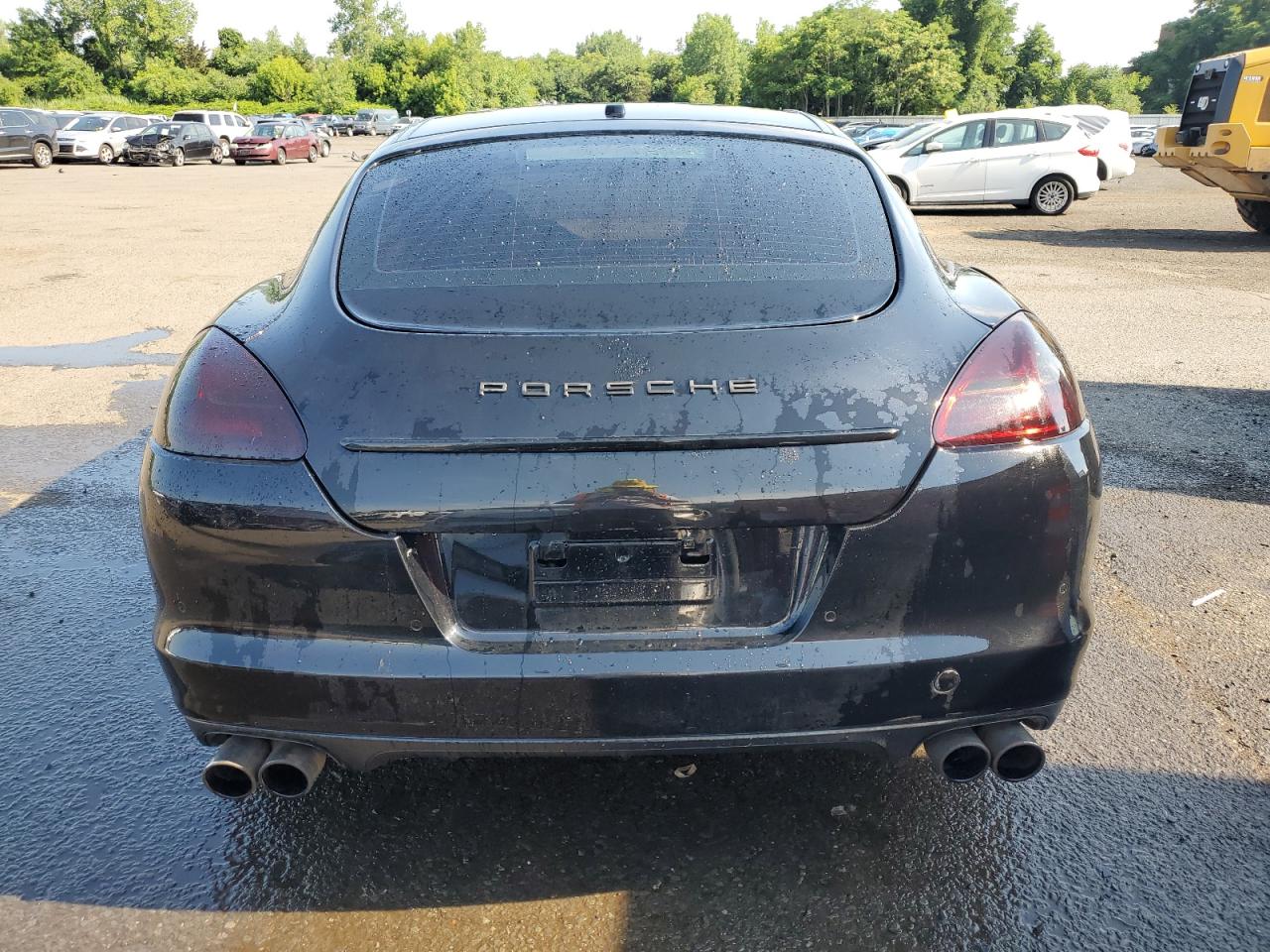 WP0AA2A79BL011203 2011 Porsche Panamera 2