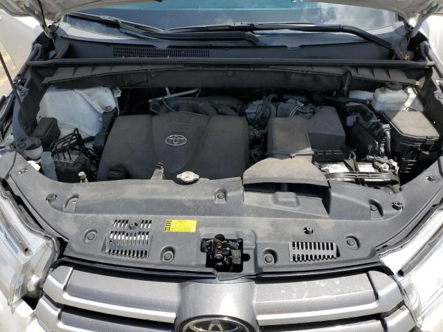 VIN 5TDJZRFH7KS930845 2019 Toyota Highlander, SE no.12