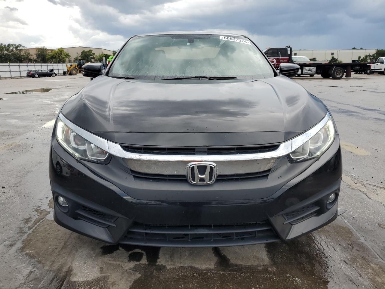 2018 Honda Civic Ex vin: 2HGFC3B31JH355512