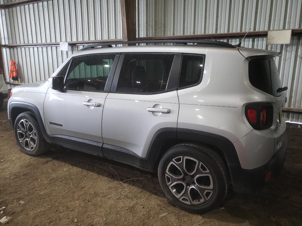 2015 Jeep Renegade Latitude vin: ZACCJABT1FPB33697