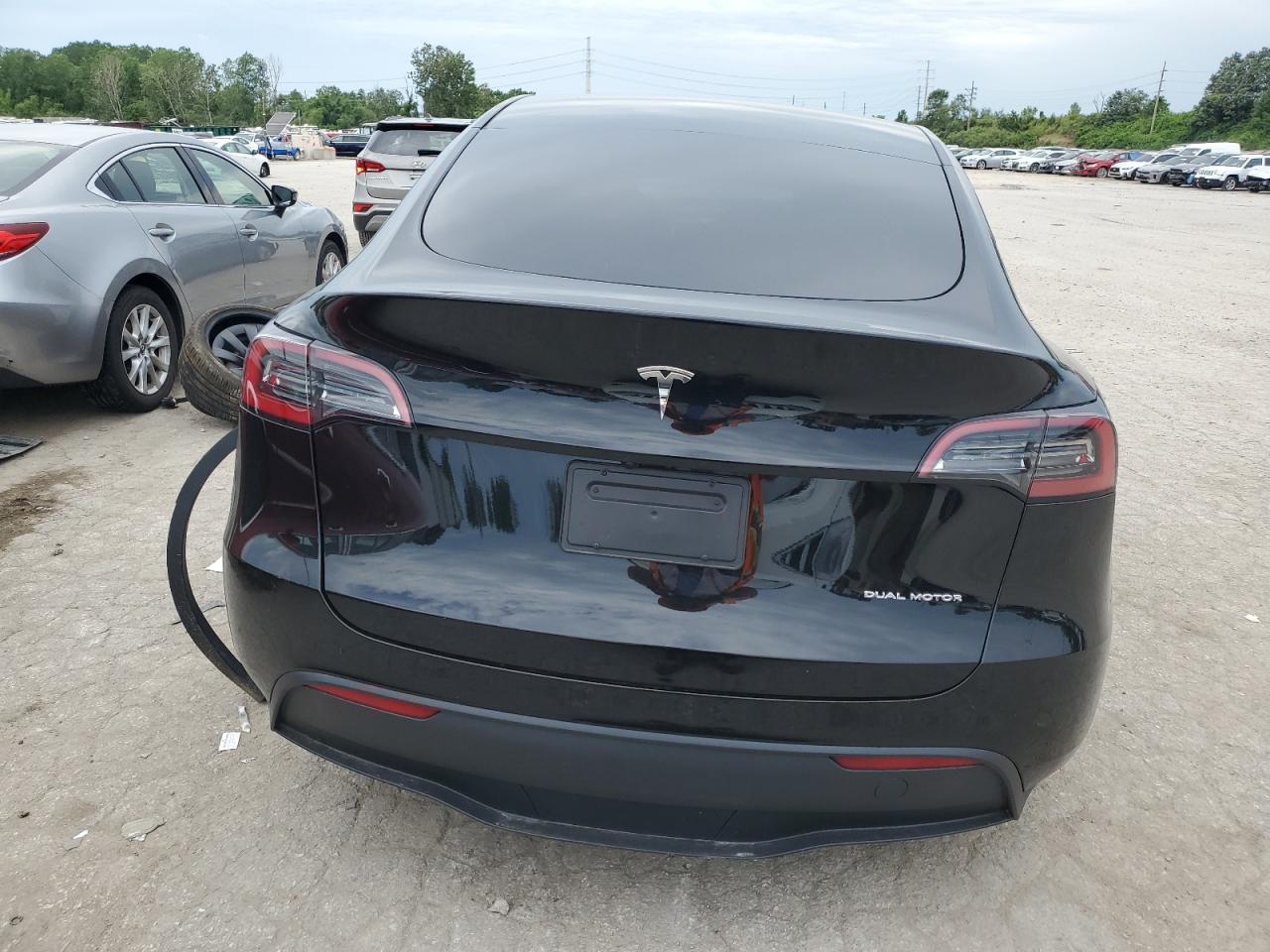 7SAYGDEE7RA219076 2024 Tesla Model Y