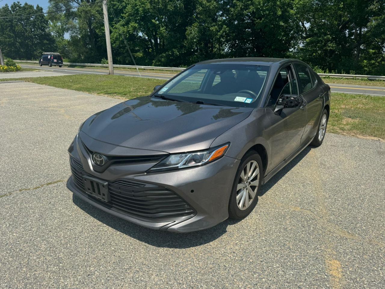 2019 Toyota Camry L vin: 4T1B11HK2KU764392