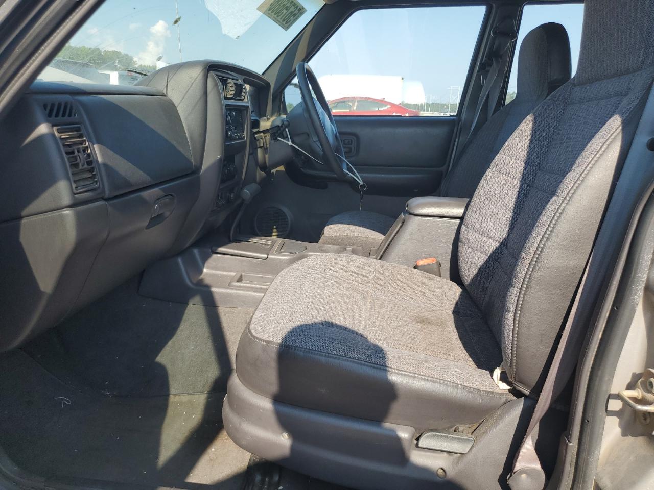 1J4FB28S1YL134719 2000 Jeep Cherokee Se