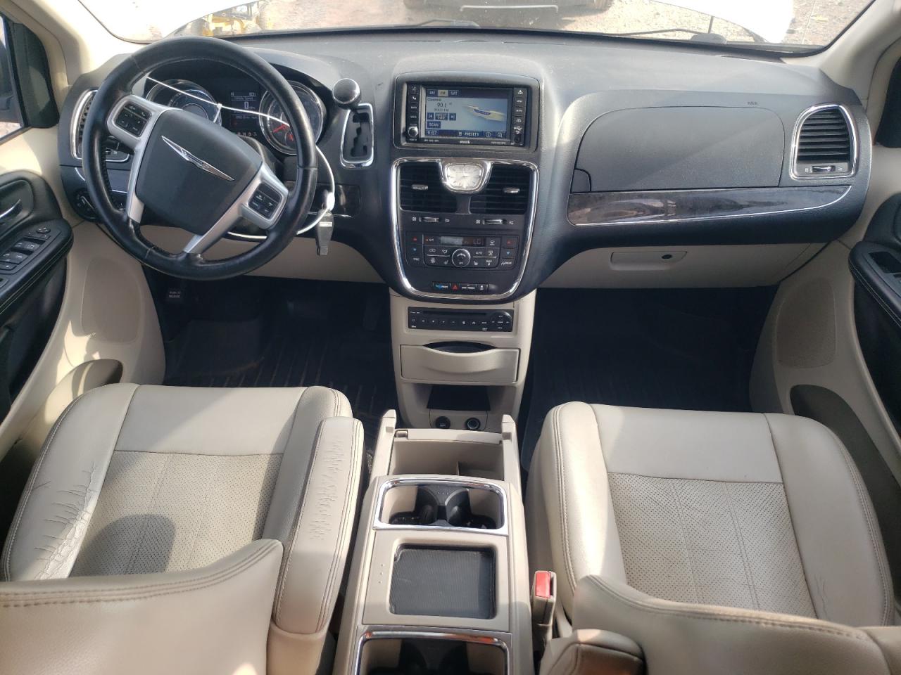 2A4RR8DG3BR760512 2011 Chrysler Town & Country Touring L