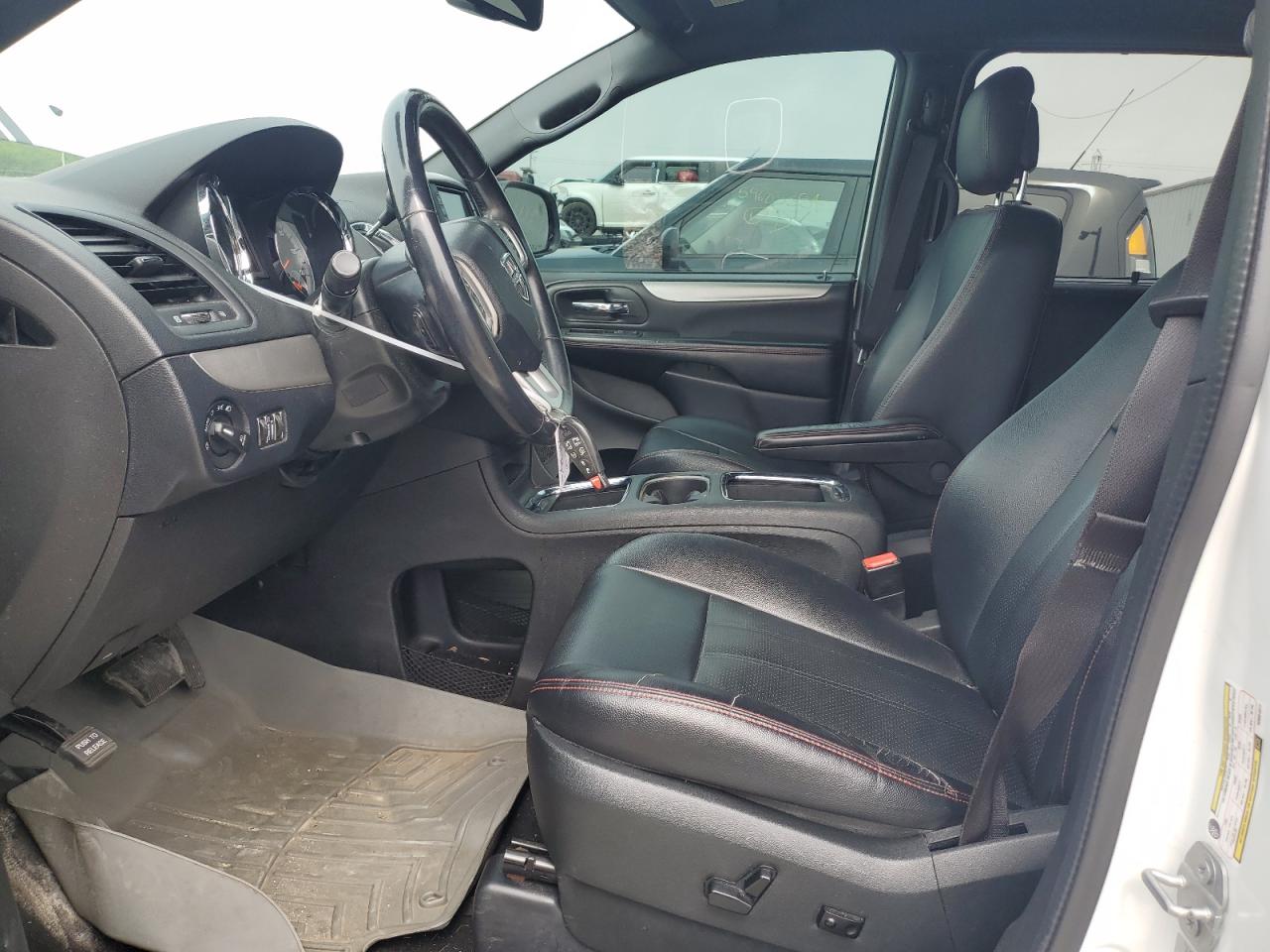 2C4RDGEG3HR681377 2017 Dodge Grand Caravan Gt