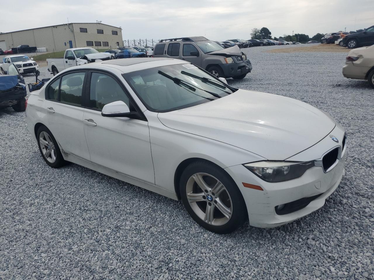 2014 BMW 320 I vin: WBA3B1C5XEK135452