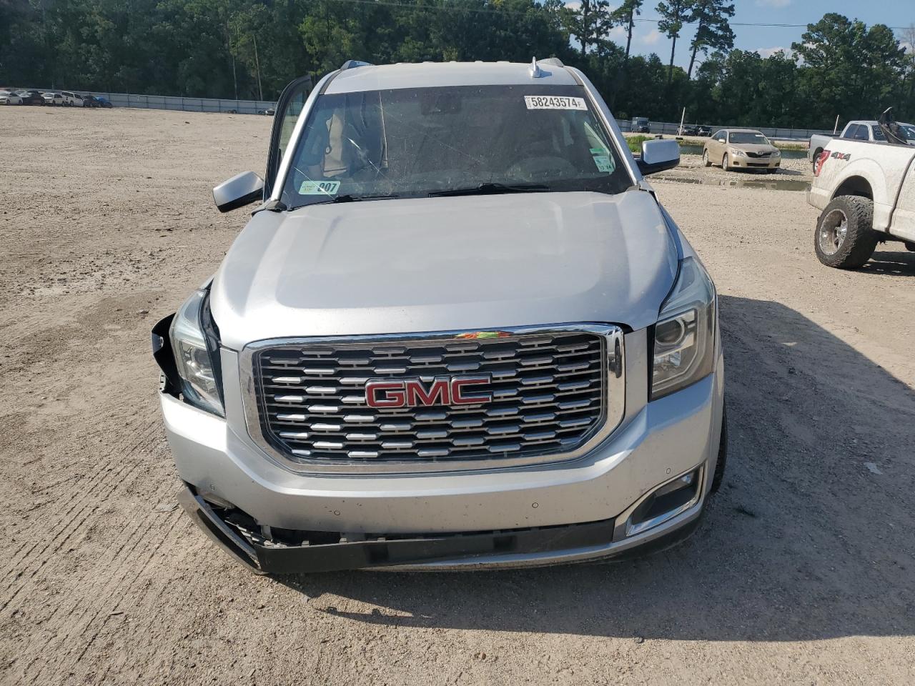 2018 GMC Yukon Denali vin: 1GKS1CKJ1JR238227