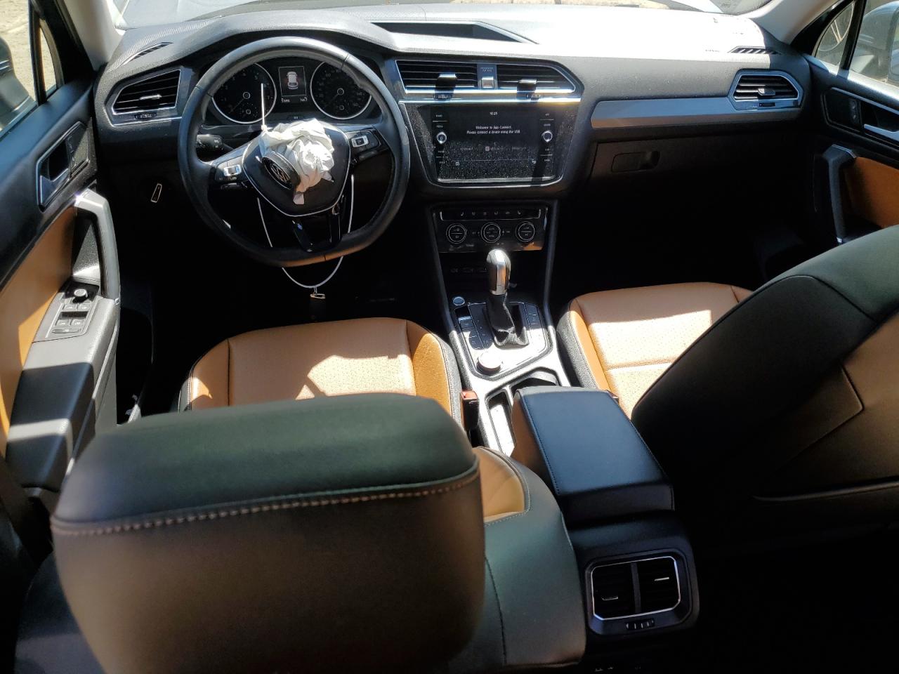 3VV2B7AX3JM068929 2018 Volkswagen Tiguan Se