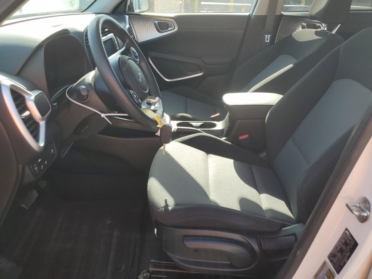 KNDJ23AUXN7173623 2022 Kia Soul Lx