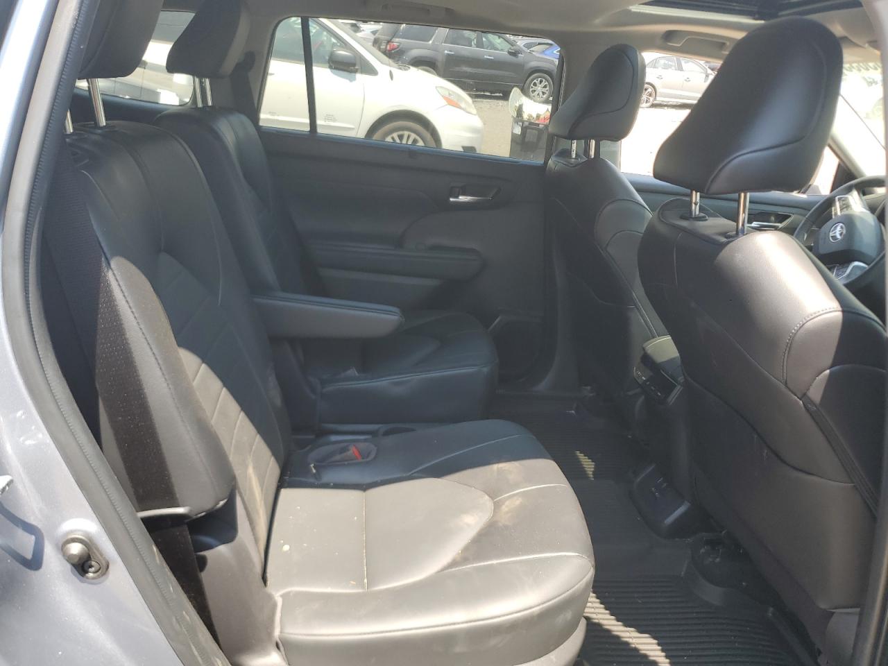 5TDGBRCH3NS084611 2022 Toyota Highlander Hybrid Xle