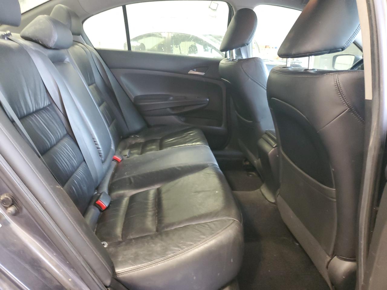 1HGCP2F60BA055997 2011 Honda Accord Se