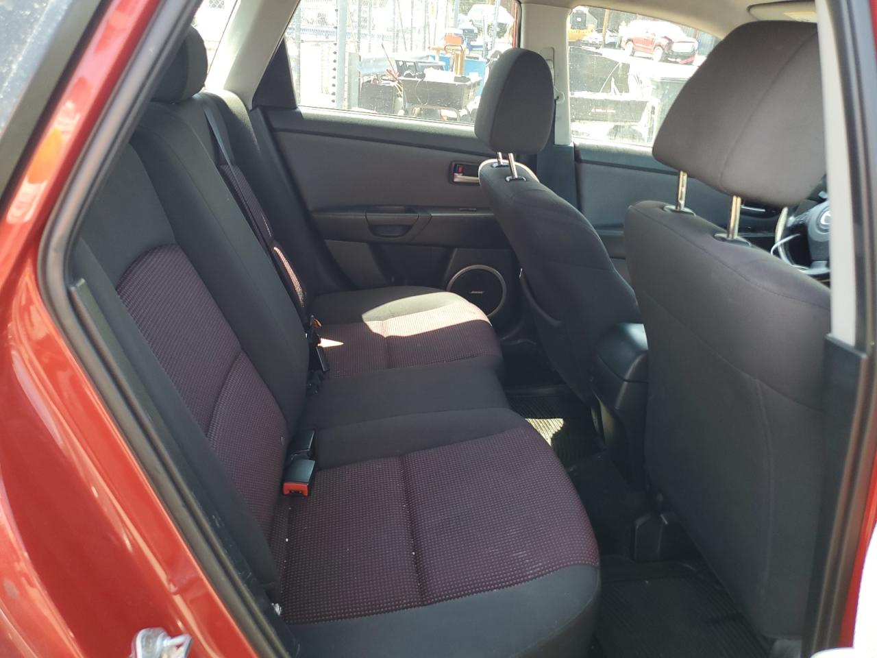 JM1BK343X41145720 2004 Mazda 3 Hatchback