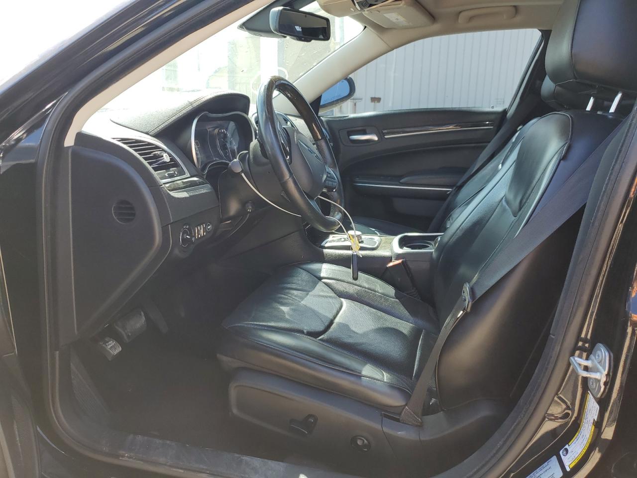 2C3CCAEG1GH268663 2016 Chrysler 300C