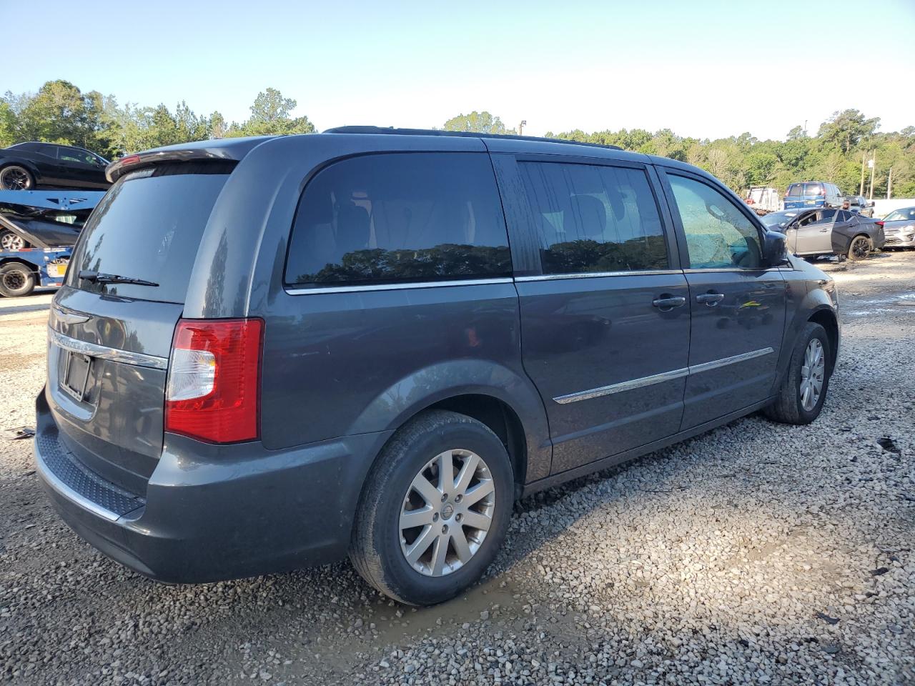 2015 Chrysler Town & Country Touring vin: 2C4RC1BG1FR710571