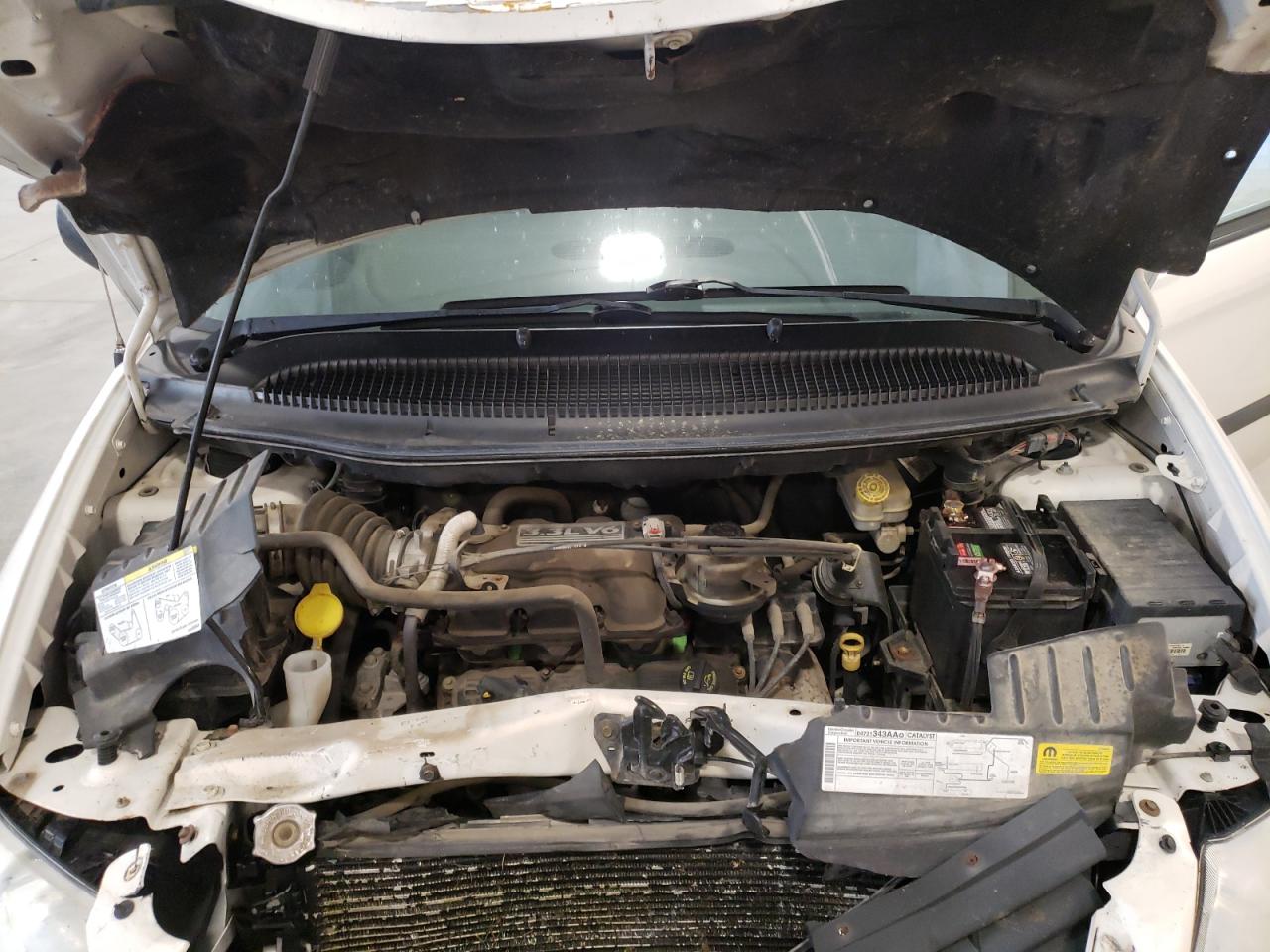 1C4GP45R45B438282 2005 Chrysler Town & Country