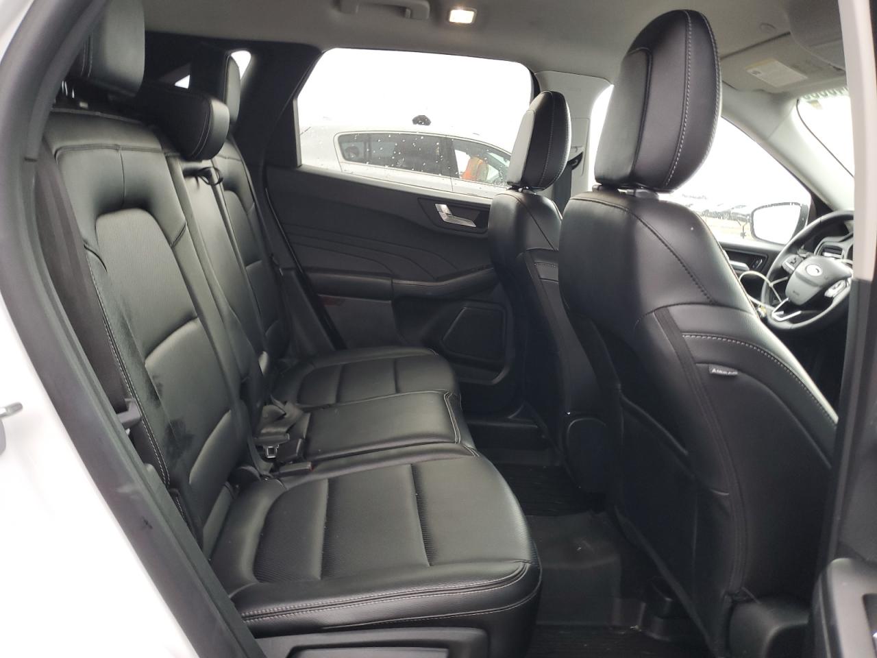 1FMCU9H67NUA70198 2022 Ford Escape Sel