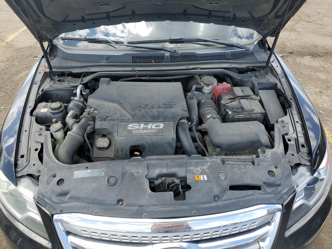 1FAHP2KT4BG135645 2011 Ford Taurus Sho