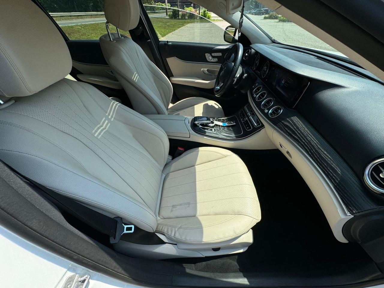 2018 Mercedes-Benz E 300 4Matic vin: WDDZF4KB0JA389221