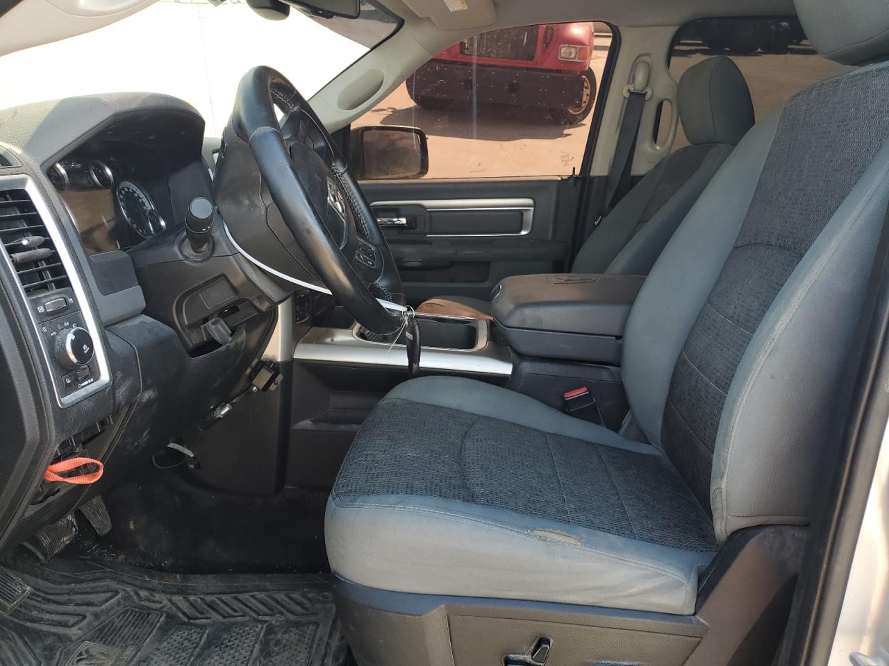 1C6RR7LT0GS139000 2016 Ram 1500 Slt