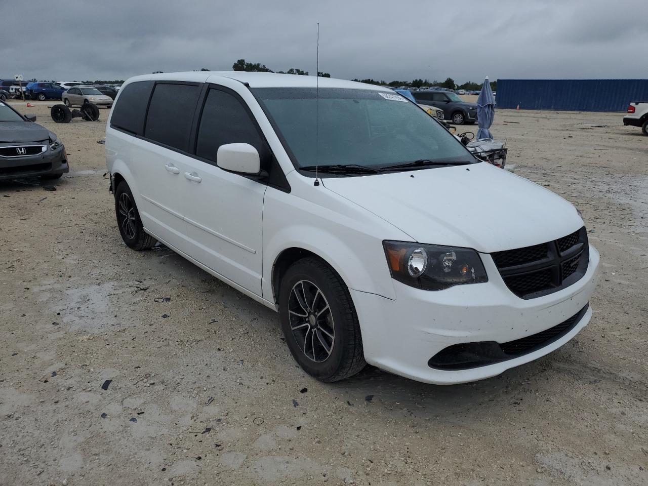 2C4RDGBG8HR548926 2017 Dodge Grand Caravan Se