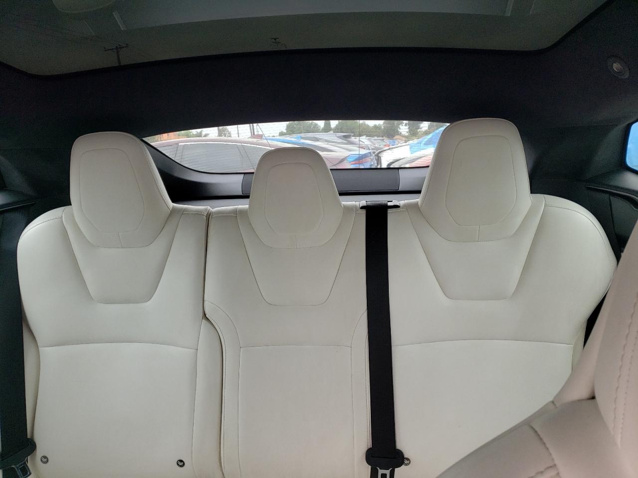 2020 Tesla Model S vin: 5YJSA1E28LF358507