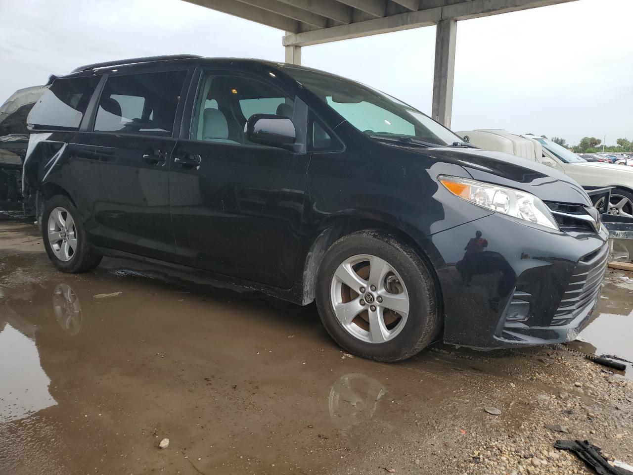 2020 Toyota Sienna Le vin: 5TDKZ3DC8LS070089