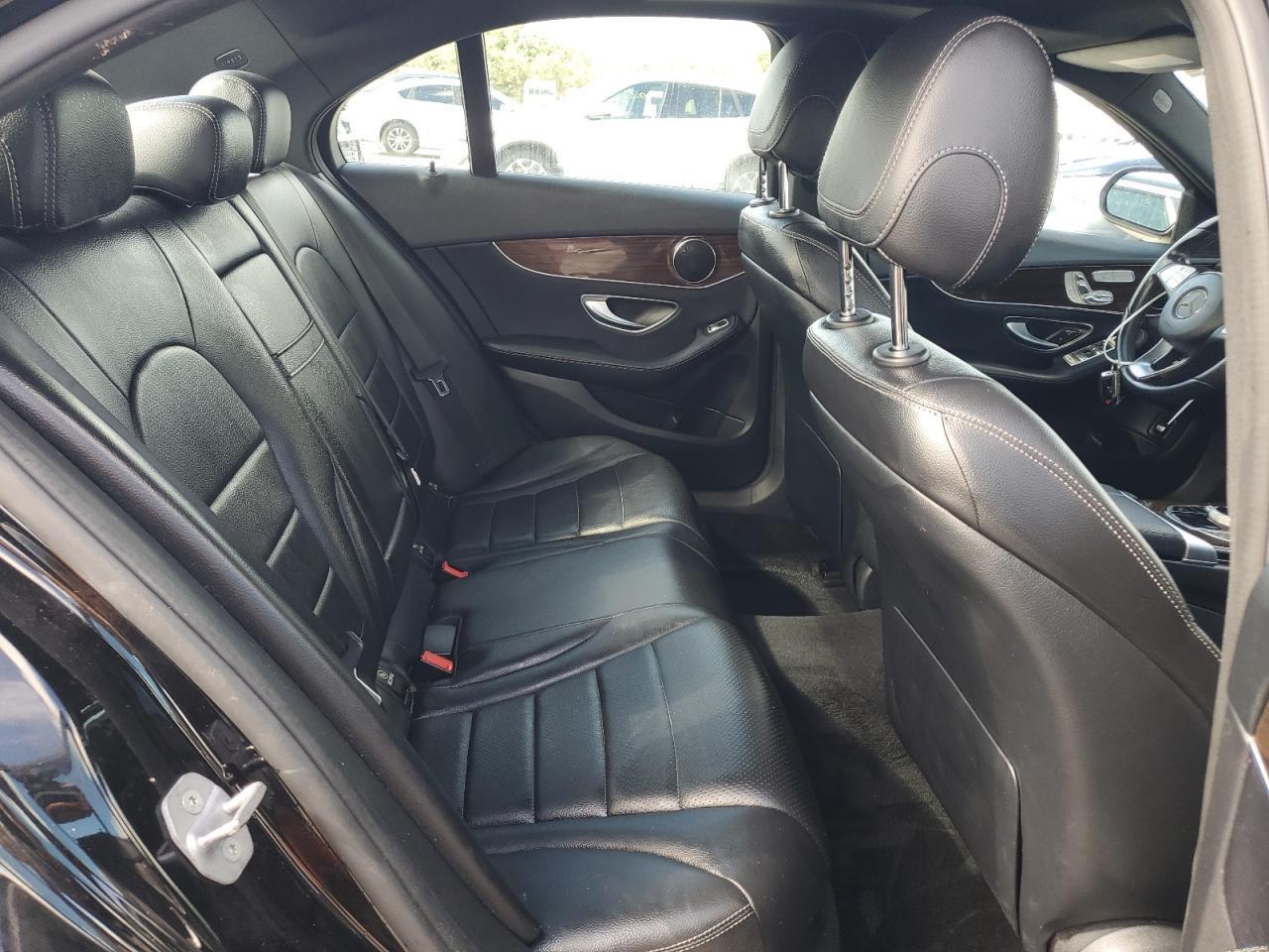 55SWF4JB9JU276209 2018 Mercedes-Benz C 300