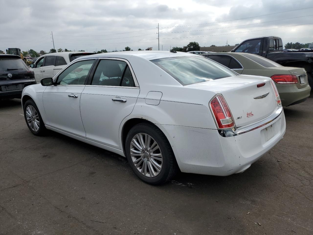 2014 Chrysler 300C vin: 2C3CCAKT5EH126380