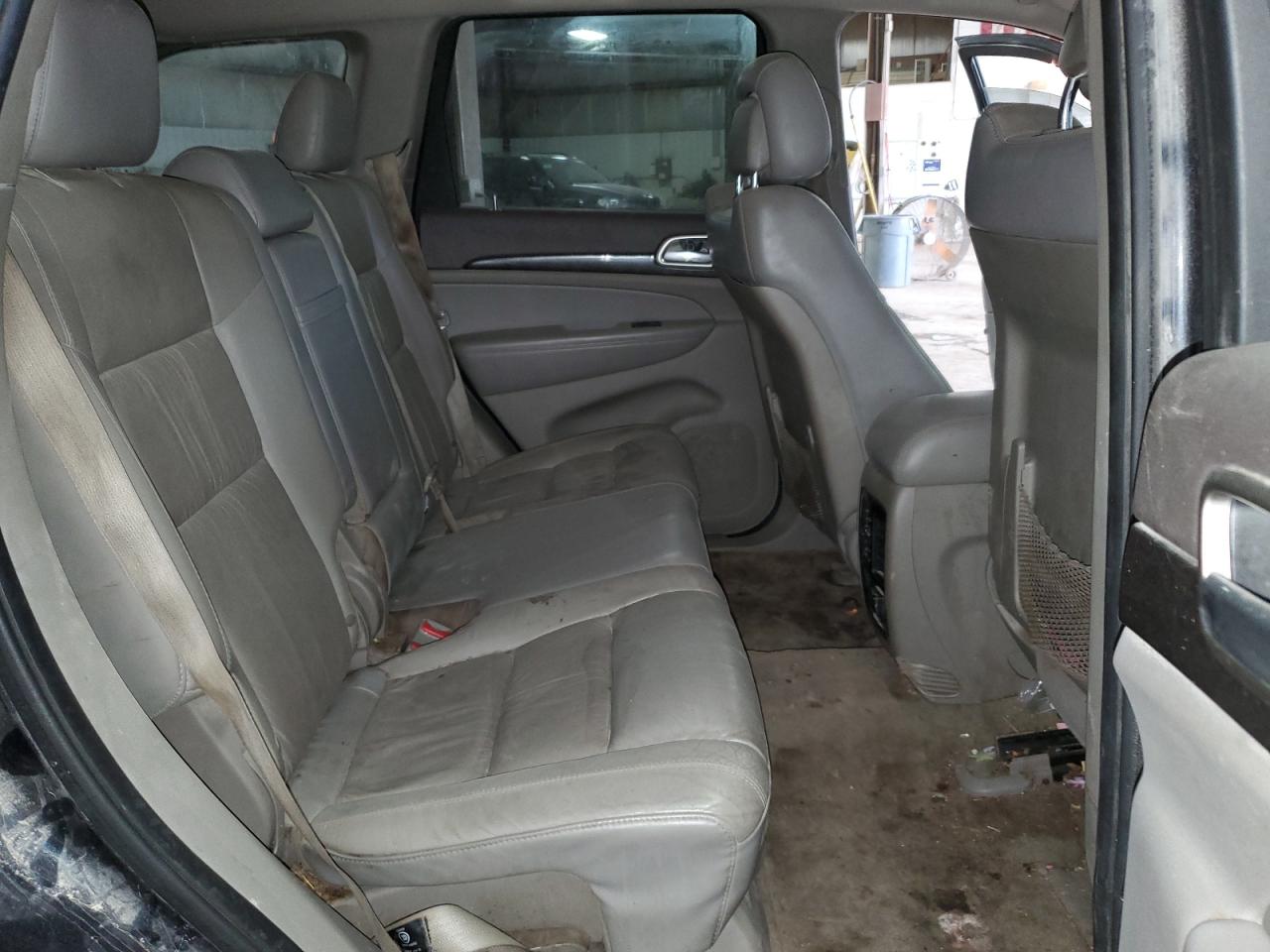 1C4RJFAG2CC220875 2012 Jeep Grand Cherokee Laredo