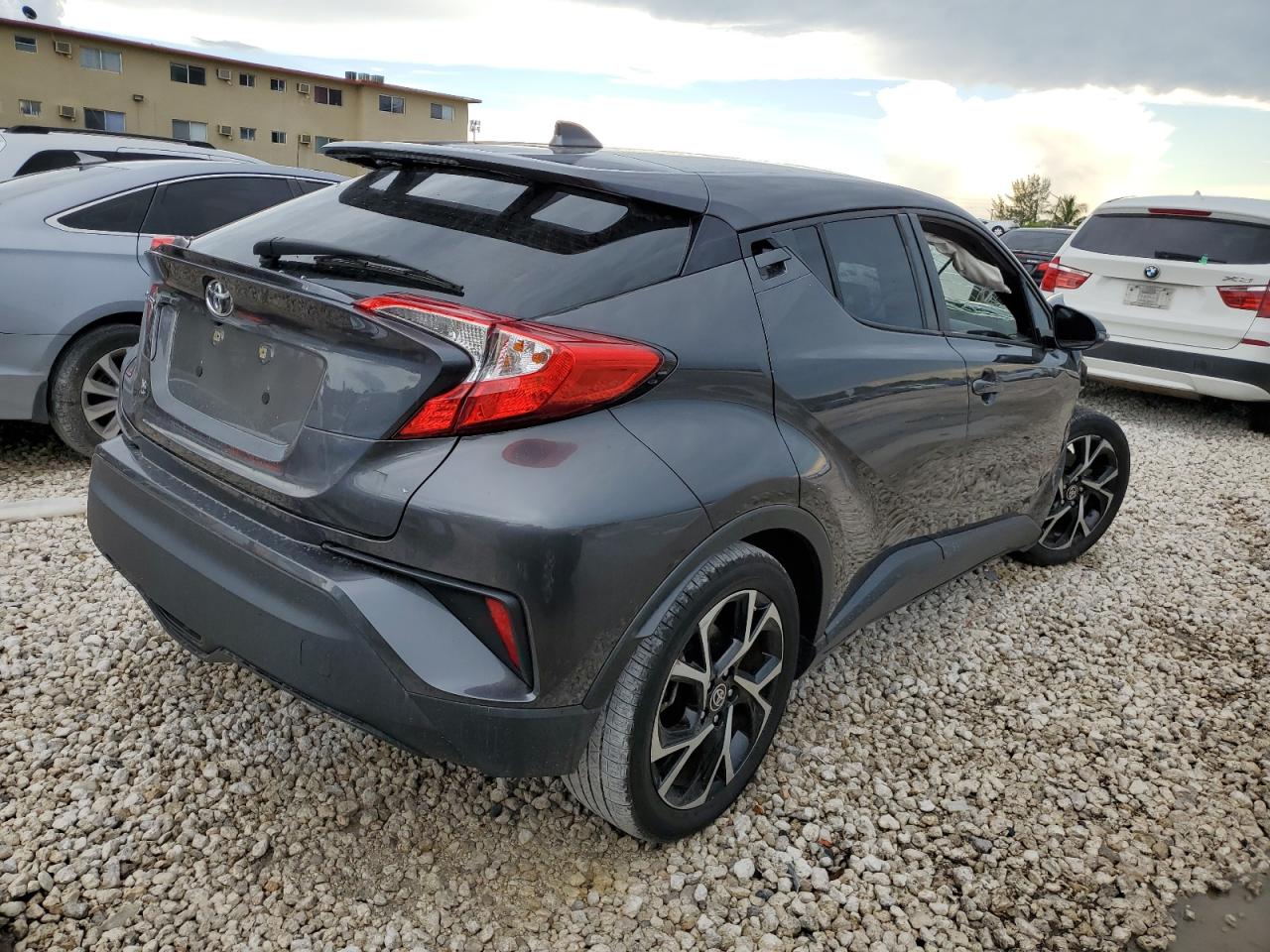 2021 Toyota C-Hr Xle vin: NMTKHMBXXMR130470