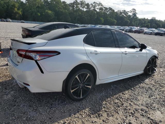 VIN 4T1B61HKXKU249464 2019 Toyota Camry, Xse no.3