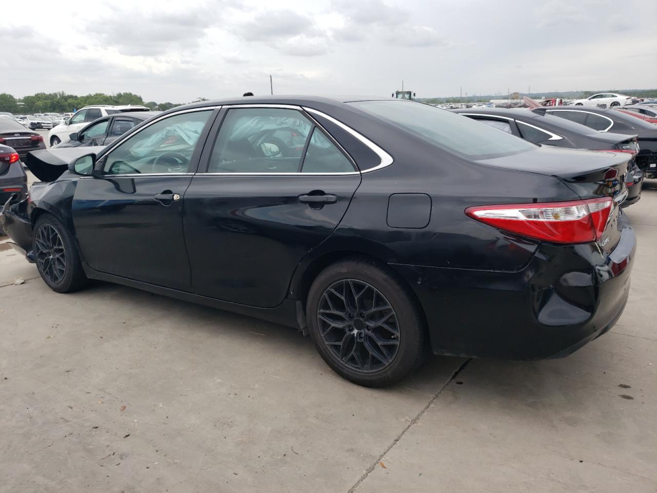 2017 Toyota Camry Le vin: 4T1BF1FK2HU352602