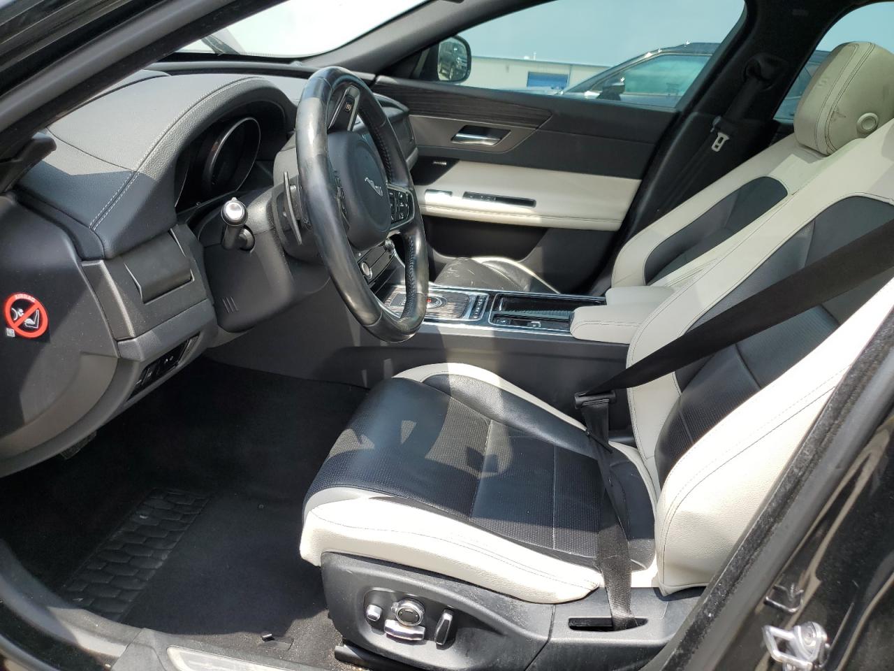 SAJBM4BV9GCY19323 2016 Jaguar Xf S